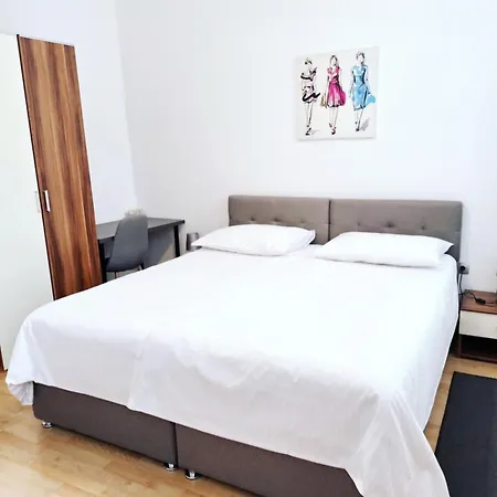Apartment Ory 2 Between The And Center