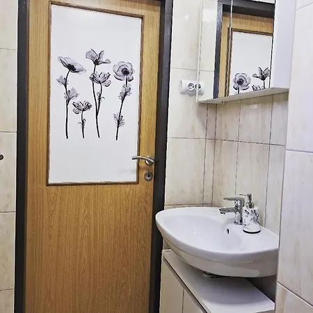 Ory 2 Between The And Center * プーラ