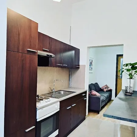 Ory 2 Between The And Center Apartment *